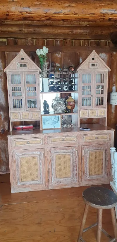 Heritage Hutch & Buffet